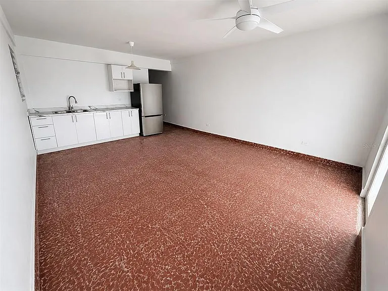 2844 Roosevelt #302 — Photo 3