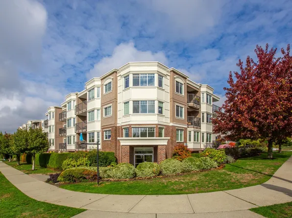 15389 Roper Ave #305, White Rock, BC V4B 2G2