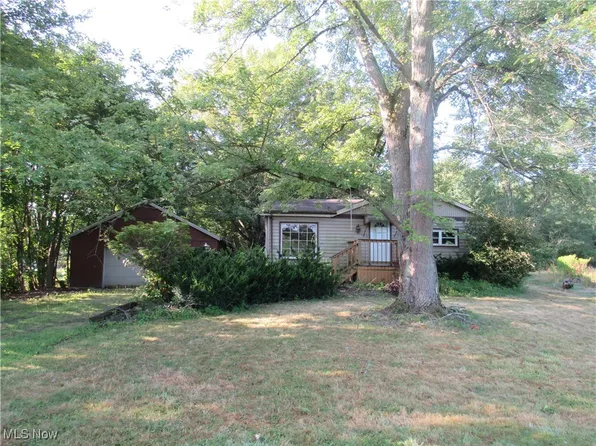 9714 S Salem Warren Rd, Salem, OH 44460