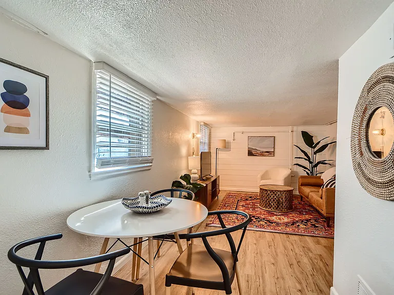 624 N Downing St #2 — Photo 1