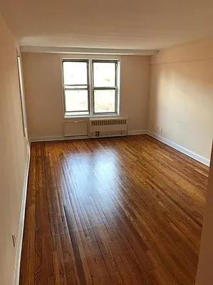 Rented by Kew Forest Realty Inc | media 8