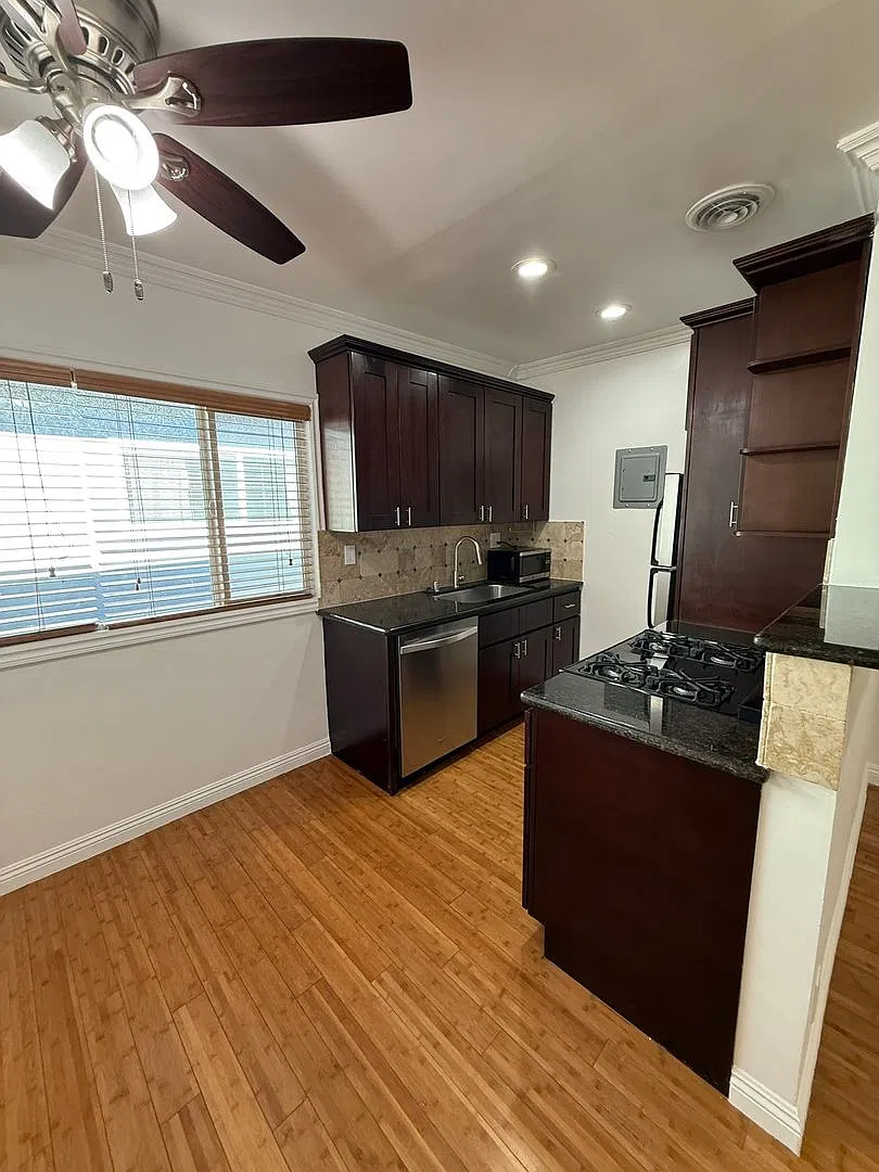 3930 Inglewood Blvd — Photo 2
