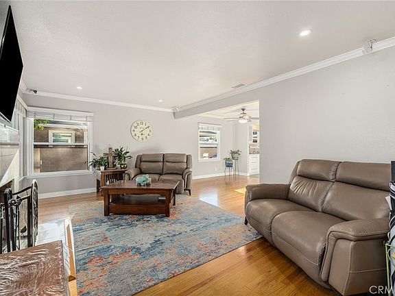 4th image of 758 W Berkeley Ct