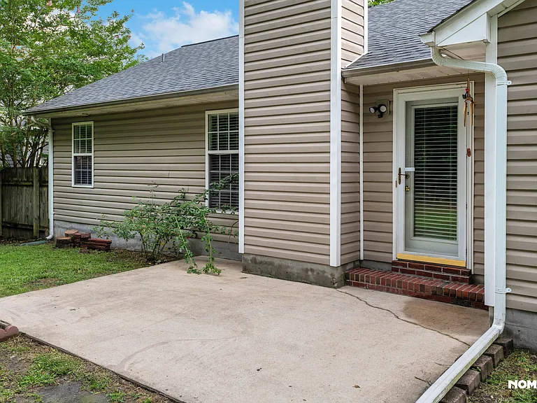 216 Stone Point Ln — Photo 7