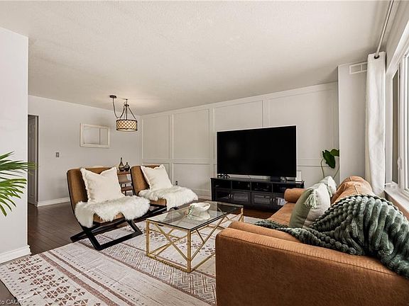 4th image of 777 Hillcrest Rd