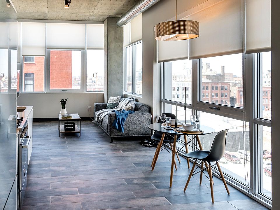 Living room (Open Plan)