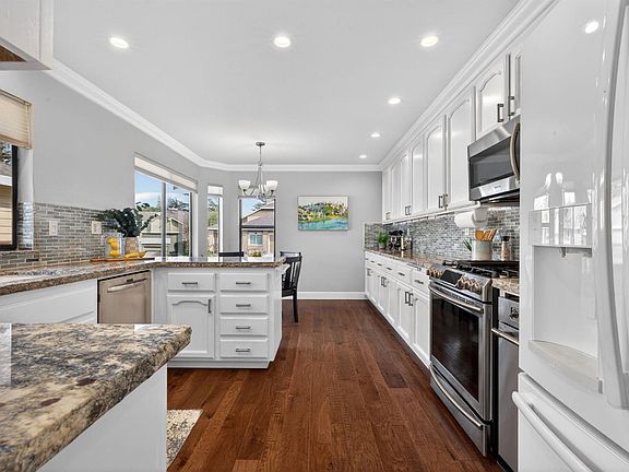 3rd image of 172 S Temelec Circle