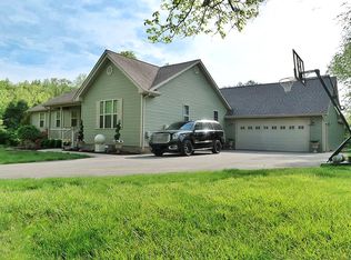 11233 Samuel Rd, Carterville, IL 62918