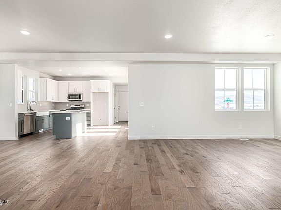 4th image of 6729 Yarrow Ln