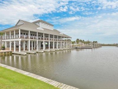 4 Marathon, Hitchcock, TX, 77563
