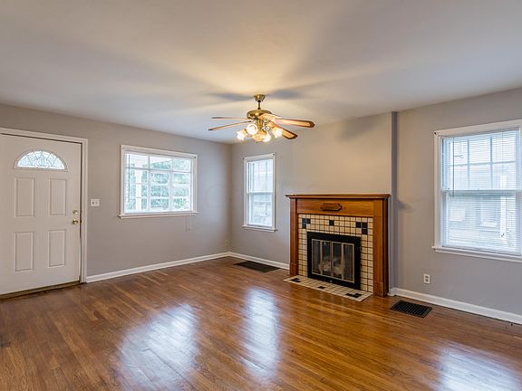 4th image of 1108 Meadowdale Ave