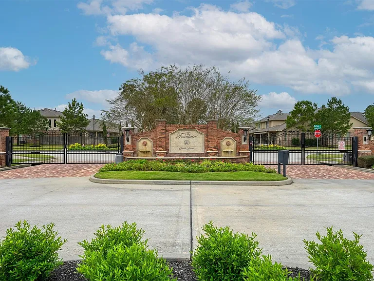 15331 Westland Gate Dr — Photo 37