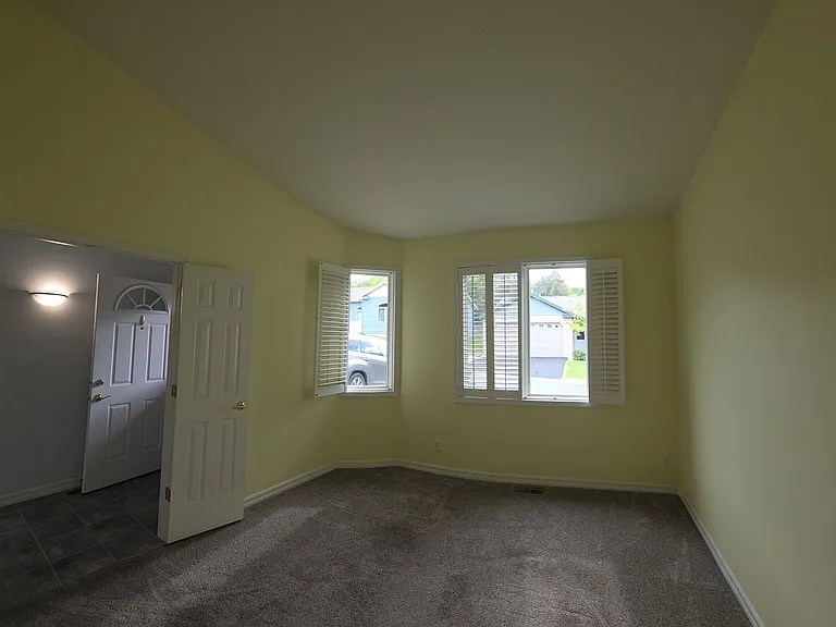 521 Burnham Pl — Photo 10