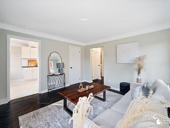 4th image of 16053 Bringard Dr