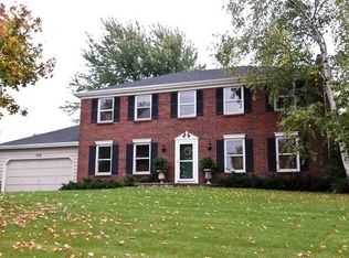 765 Gaslight Dr, Algonquin, IL 60102