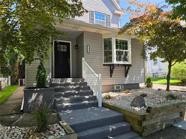1112 Montana Ave, Natrona Heights, PA 15065