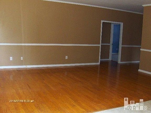 3rd image of 319 Coral Stone Court SE