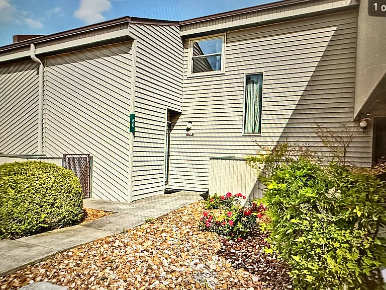 38 Lakeshore Ln #50 — Photo 1