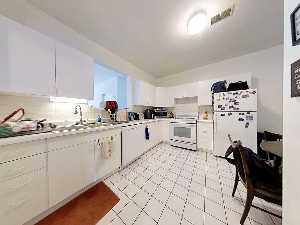1st image of 1342 W Eddy St #1E