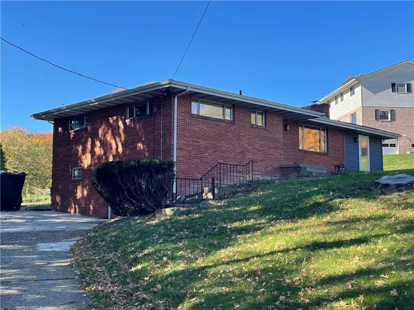 215 Crest Ave, Rostraver Township, PA 15012