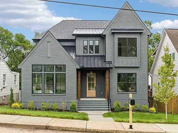 4th image of 210 Chamberlin St