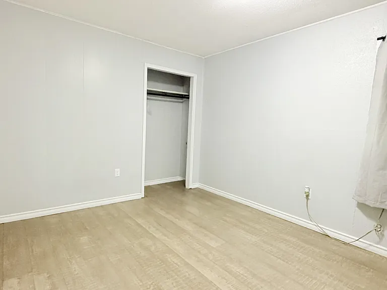1253 Goyeau St — Photo 9