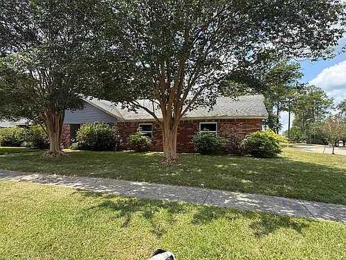 200 Tallwood Dr Photo 1