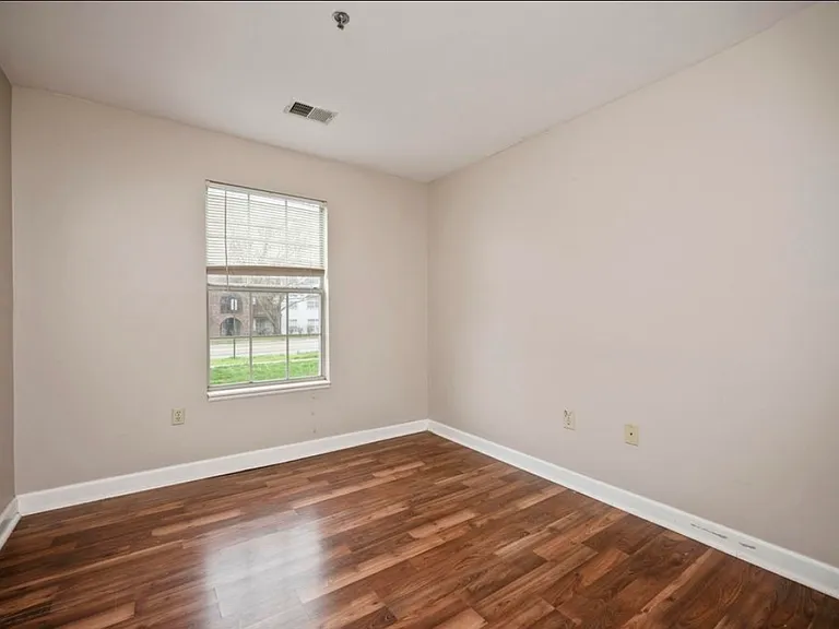 205 Simpson Ave — Photo 12
