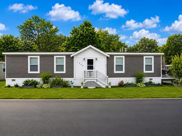1238 Ashbrook St NE, Belmont, MI 49306