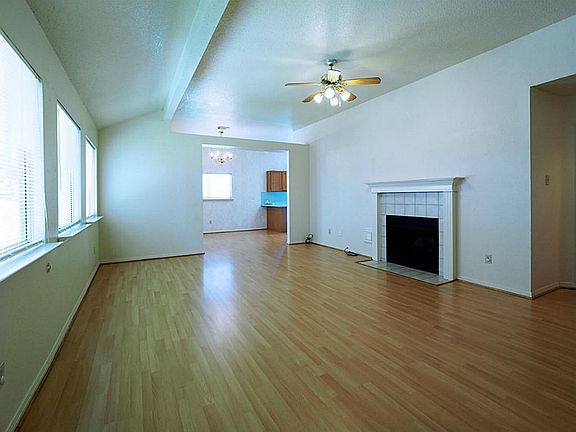 4th image of 8118 Catalpa St