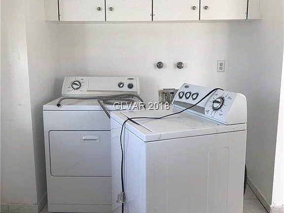 5th image of 4028 Esmeralda Ave