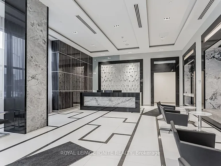 100 Eagle Rock Way #305 — Photo 2