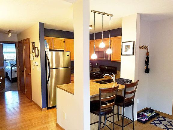 3rd image of 1549 N Oak Hill Dr Unit A-3