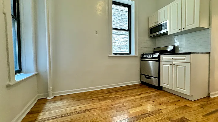 Rented by HOLTON REAL ESTATE INC. | media 13