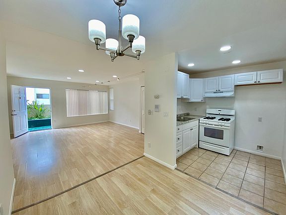 4th image of 328 W Lomita Ave #102