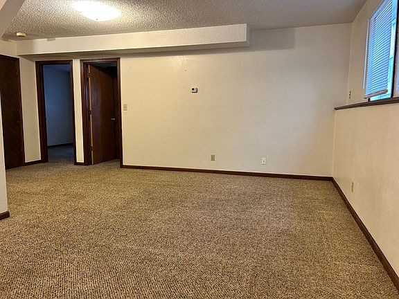 5th image of 903 Windwood Dr APT D