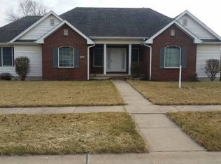 801 W Pine St, Eldridge, IA