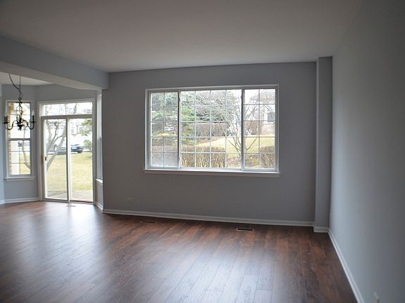2nd image of 1233 Tamarack Dr #1233