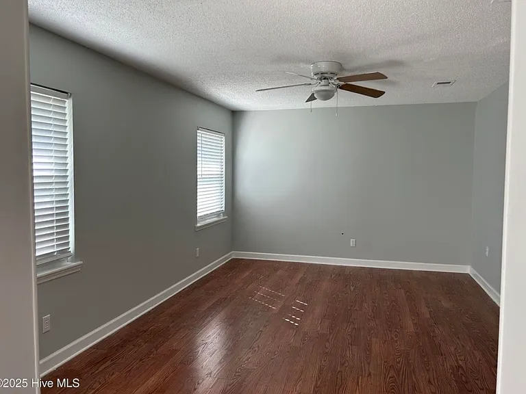 3414 Middle Sound Loop Rd — Photo 2