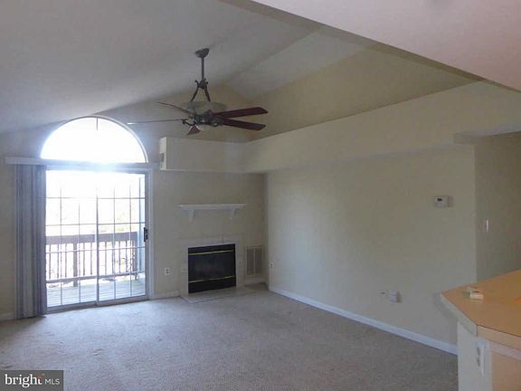 3rd image of 6923 Victoria Dr Unit I