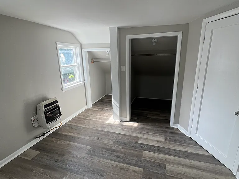 19-23 Breckenridge St #21-1/2 — Photo 7