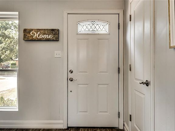 4th image of 214 S Shore Pl