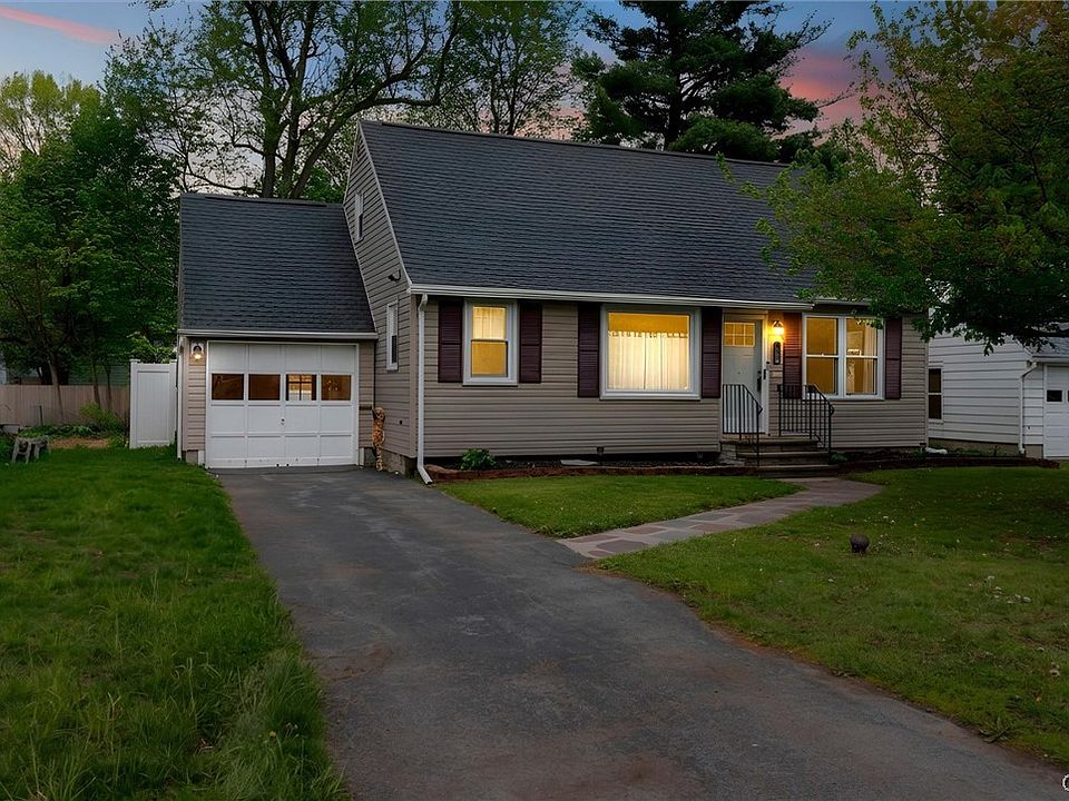 1st image of 150 Crystal Dr