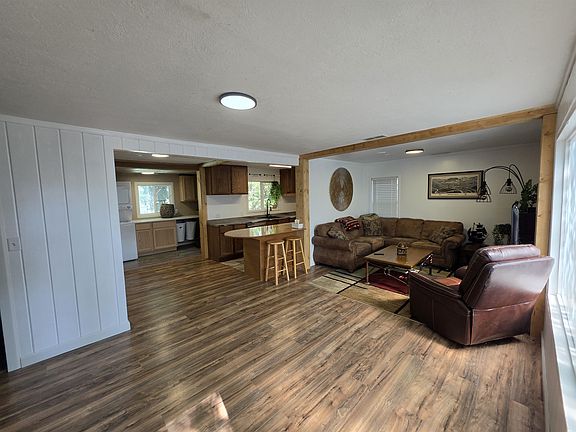 2nd image of 1021 E Roosevelt Ave