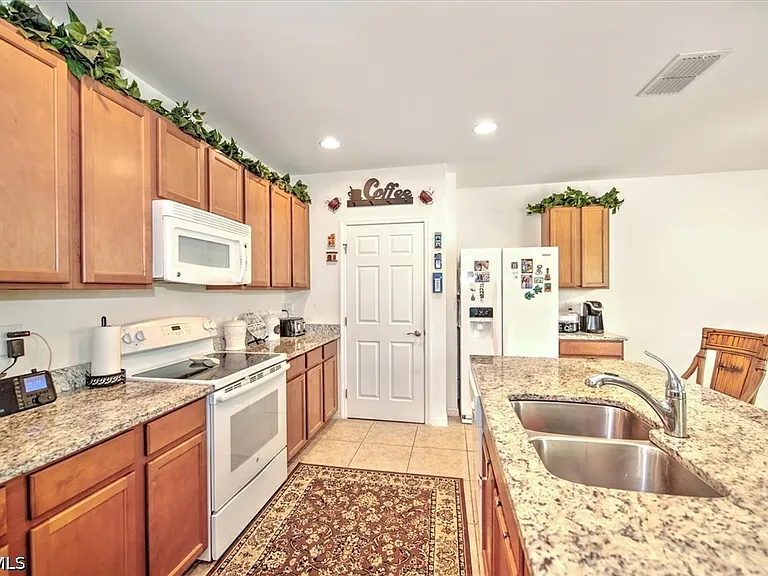 3200 Birch Tree Ln — Photo 15