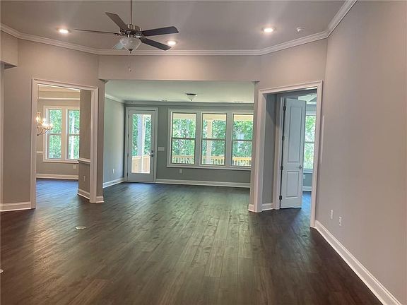 4th image of 602 White Cedar Ct