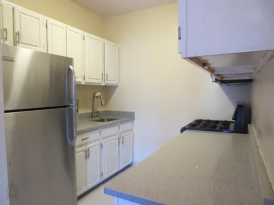 Rented by Parlor Real Estate Corp | media 11