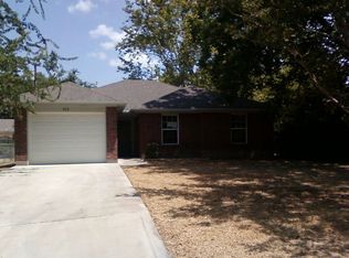 808 W Smith St, Cleburne, TX 76033