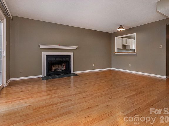 4th image of 6116 Heath Ridge Ct #H