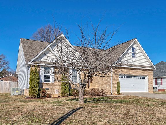 3rd image of 43 Orchard Ln